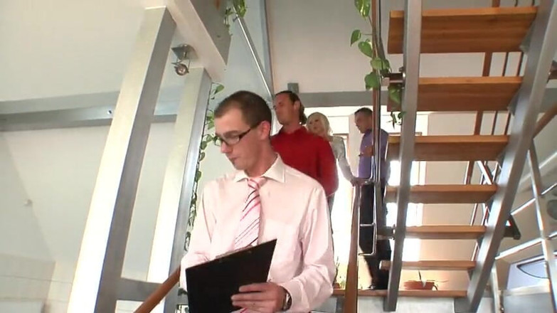 Gangbang Whores: Žádostivá euro zralá děvka je ošukaná svými chlapci