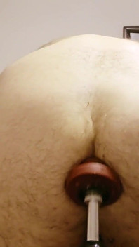 섹스 머신에서 오르가즘을 느끼는 걸레년