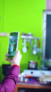 Mempunyai pengalaman berkongkek tegar dengan abang iparnya apabila suaminya tiada di rumah ( audio hindi ),