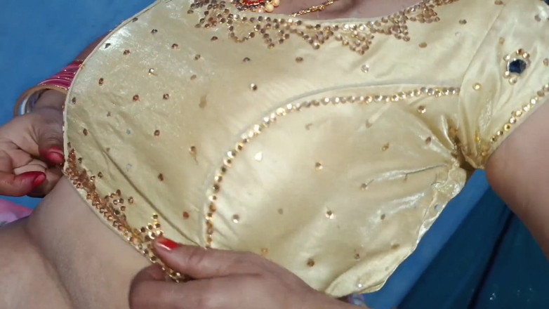 Lalita Singh: Baldız kayınbiraderi odasında amını rahatlatıyor. Tam eğlence. Kayınbiraderi ve baldız.