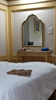 Sissy Slut Michelle Morning Wake-up in Bangkok Hotel and Web Show