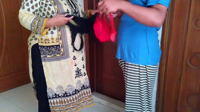 Aria Mia: Desi sexy manželka podvádí s manželem a sex s prodavačem...