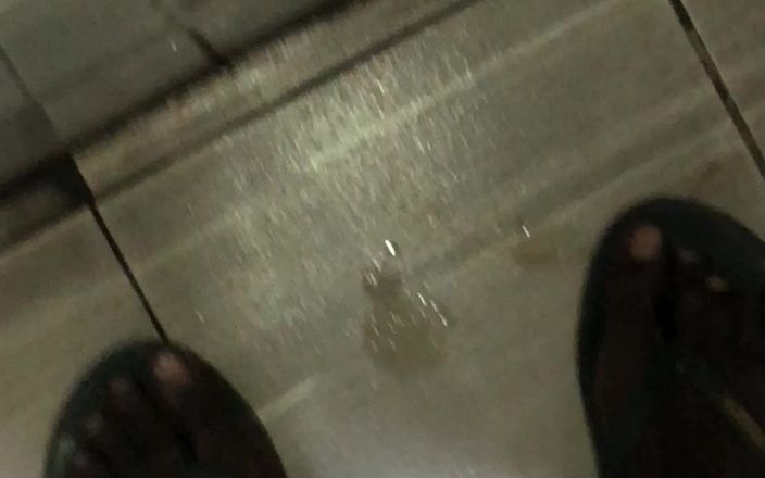 Master nuwan: Lankan New Big Dick Cock Handjob in Toilet Master Handjob...