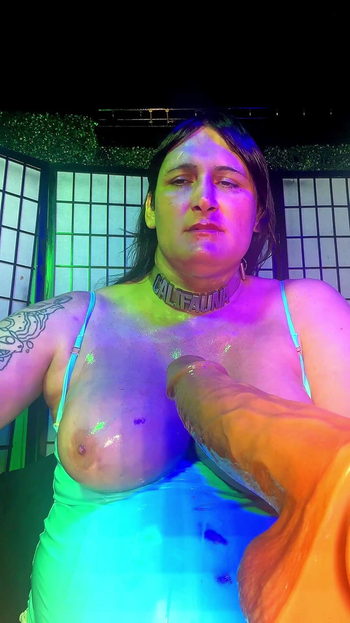 Cali Fauna: Geölt und liebender handjob und blowjob