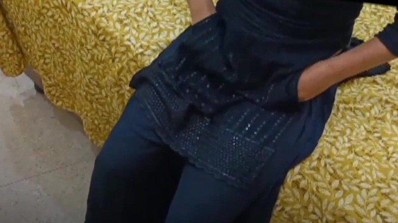 Booth jetmal: Студентку відтрахали вперше, насолоджуючись трахом