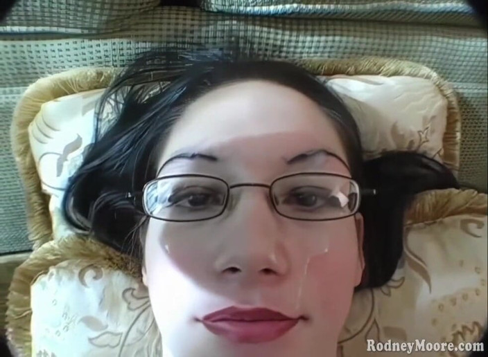 Rodney Moore: 来自苗条辣妹书呆子的复古燕子