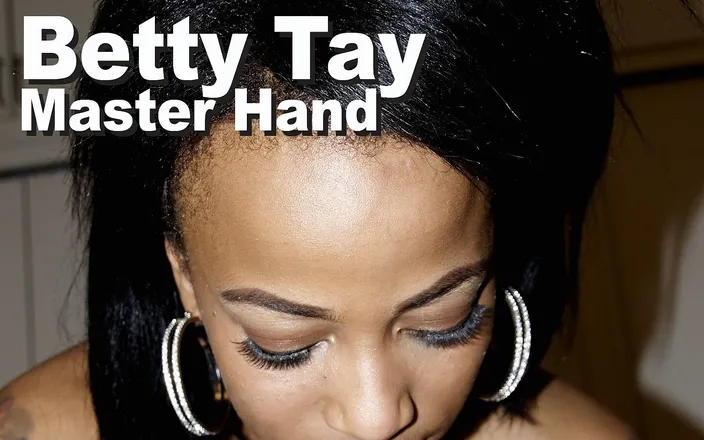 Edge Interactive Publishing: Betty Tay a Mistr ruka strip pink vibrate sání
