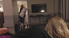 Girl Girl XXX: Cherry Kiss дает Lauren Phillips прилив энергии