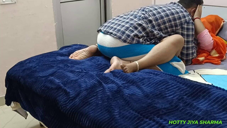 Hotty Jiya Sharmaa: Desi Jiya chce otěhotnět svým zetěm v čistém zvuku