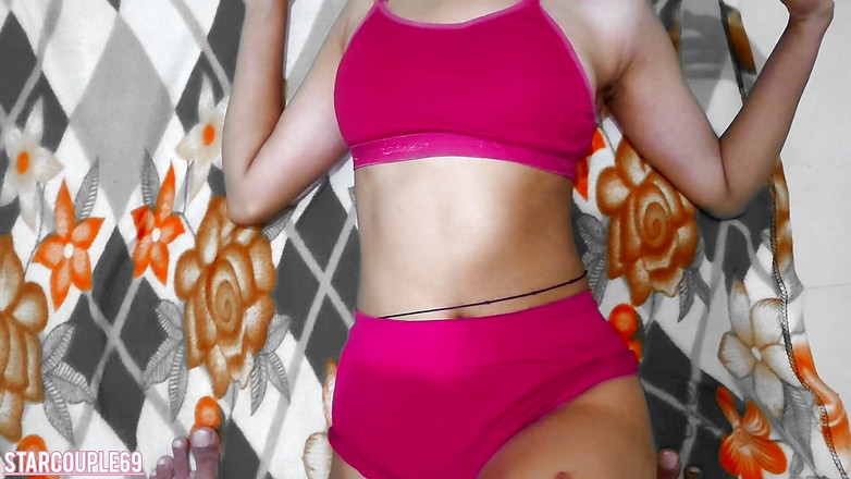 Star couple: Ošukaná těsná kundička nevlastní sestry - indický žhavý sex, když rodiče