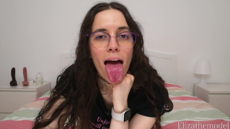 ElizaTheModel: Dívám se na tebe svým jazykem