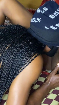 Des Lesbiennes Noires Se Font Baiser Rutalement Par Un Gode Ceinture