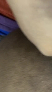 Chica dedeándose el culo de los chicos