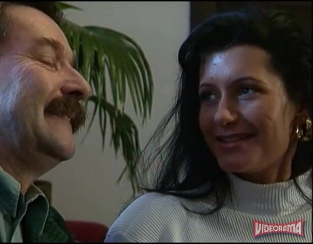 Videorama: Piękne młode debiutantki przedstawione przez Harry'ego S. Morgana (aa)