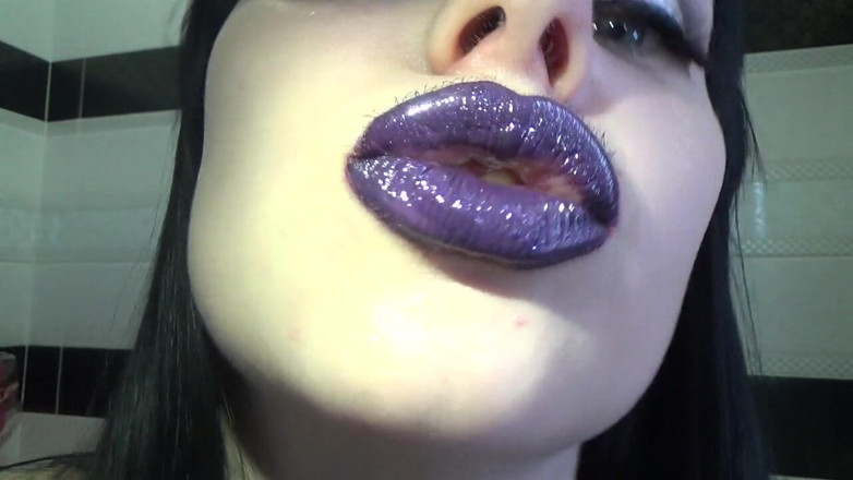 Goddess Misha Goldy: Фиолетовые блестящие губы! Поцелуи и фетиши с утиным лицом!!