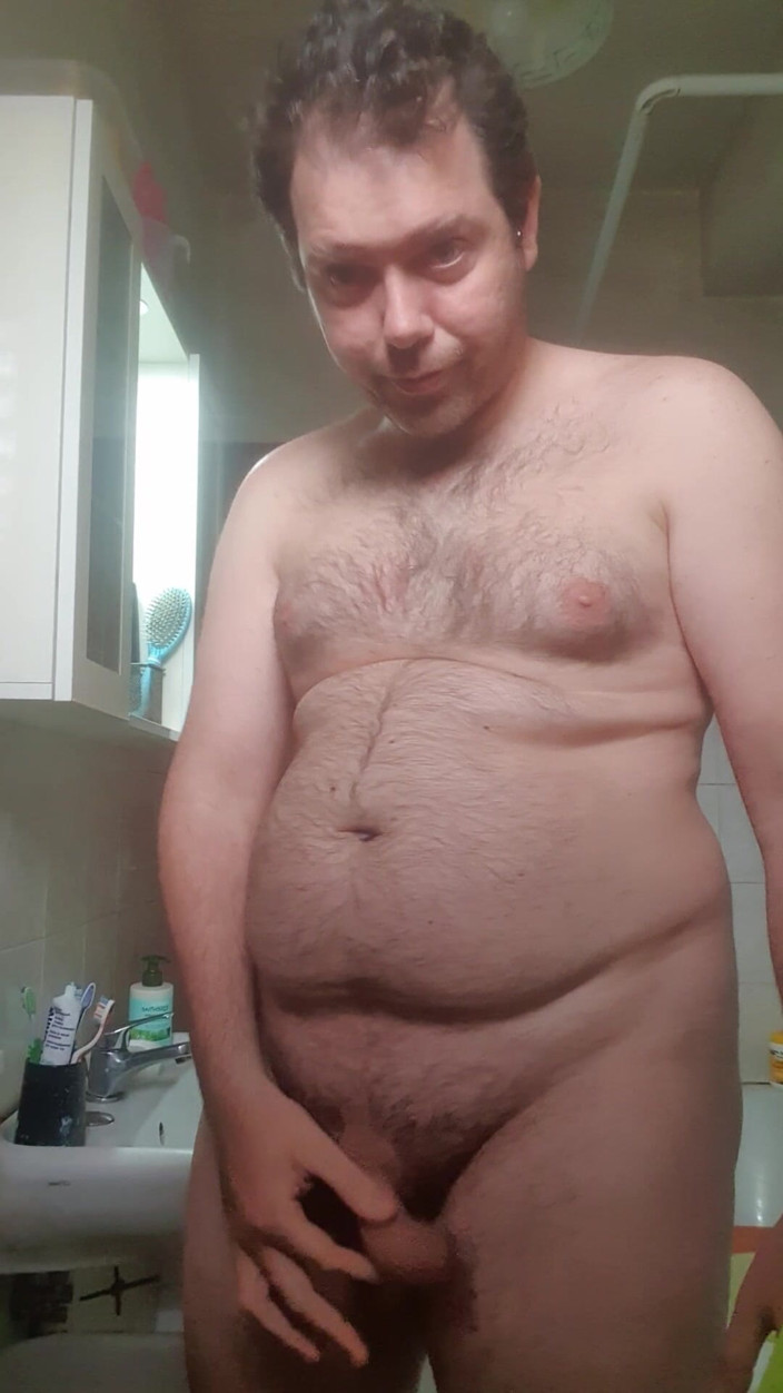Mirko2589: Tout nu dans ma salle de bain