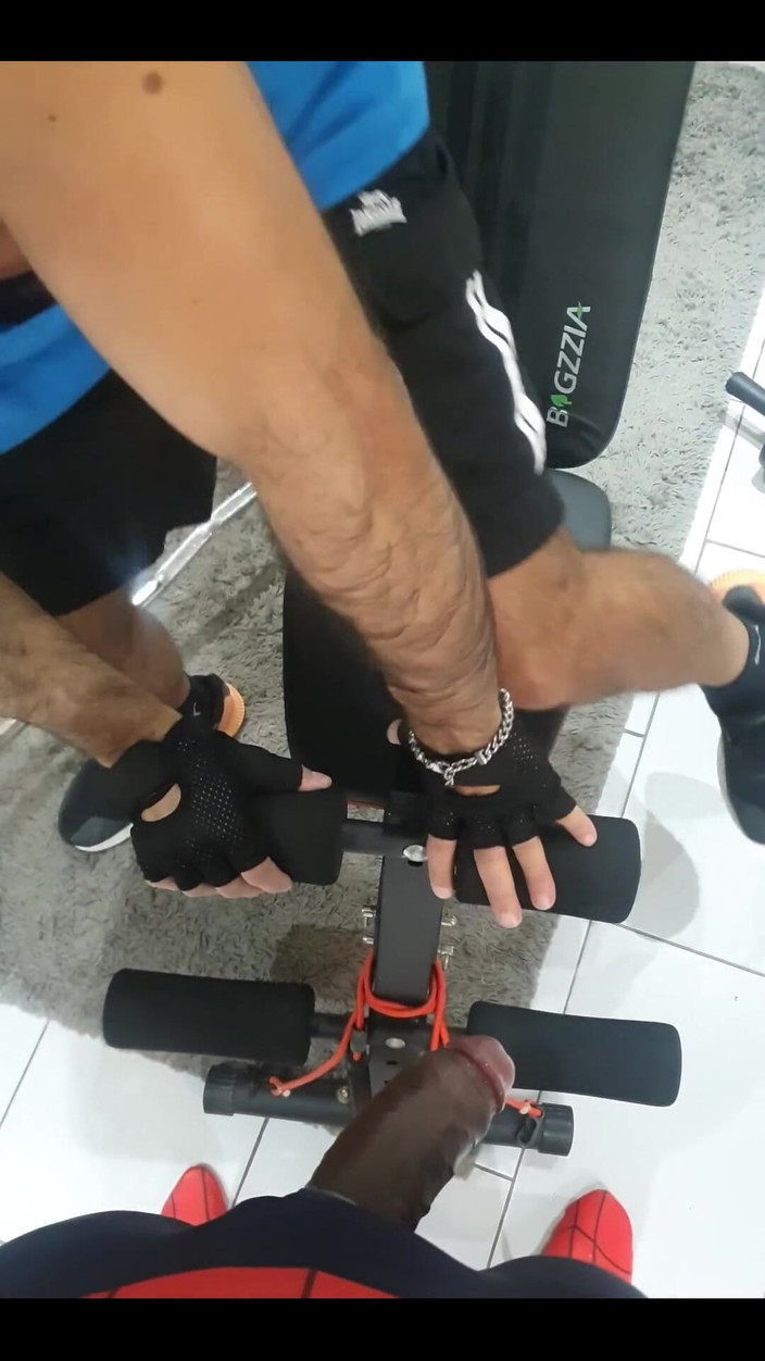 MilesHenryXXX: Cvičení superhrdinů