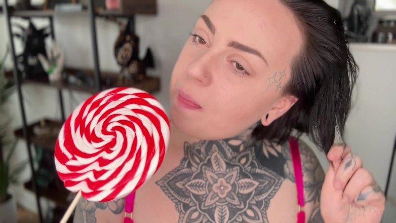 Miss Valentina: Oral Fiksasyon