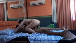 어린 마누라를 맛있는 방전시켜 우유로 채운 재능 있는