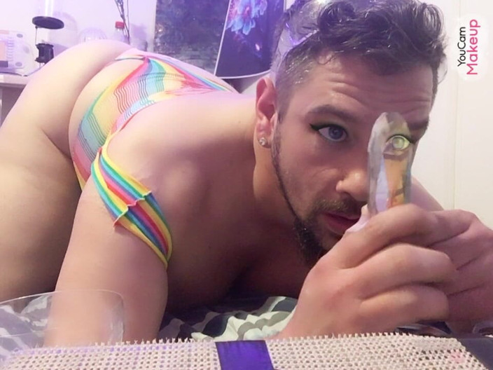 King Of Crossdress: Nejlepší show zadku ve spodním prádle vůbec