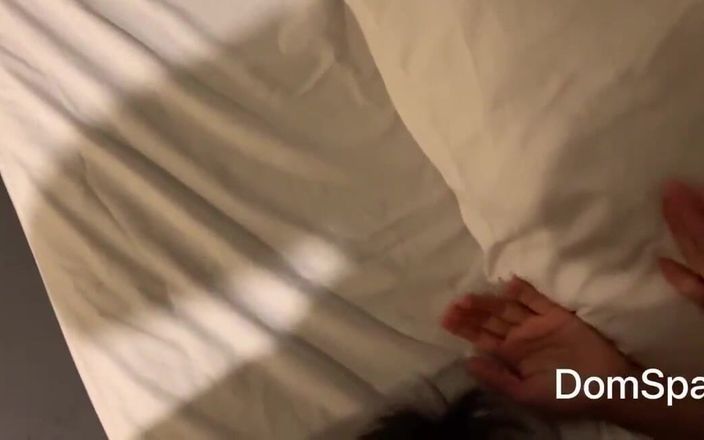 Dom Spank: Азіатська мініатюрна дівчина трахається в рот і жорстко трахає пизду, і я жорстко кінчаю