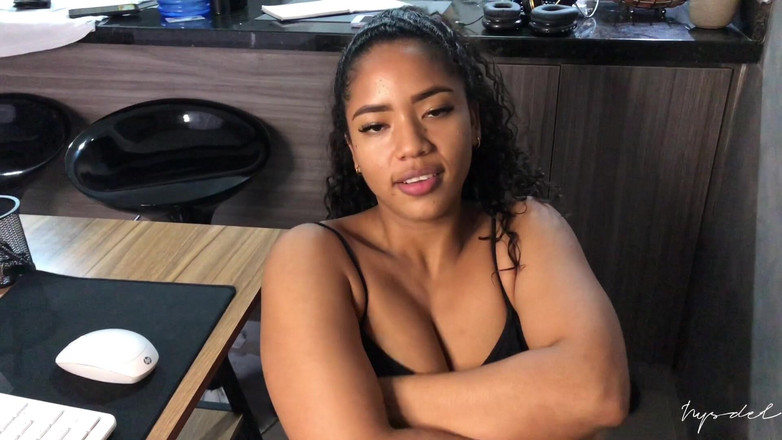 Nysdel: POV brunett sväljer hennes styvbror hela kuk -amatörpar- Nysdel