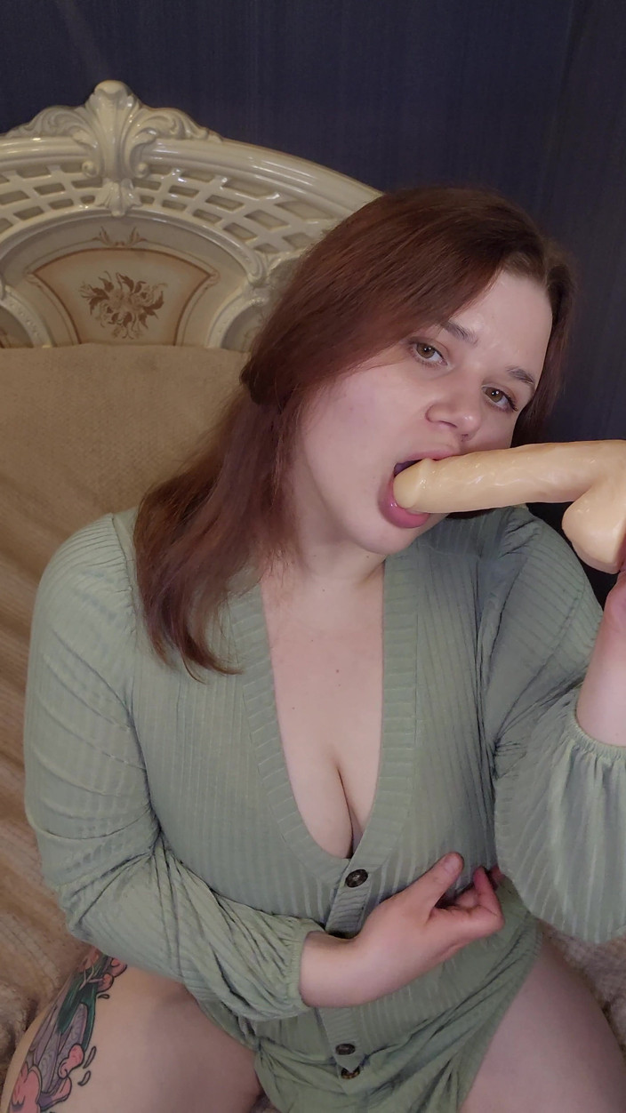 Peach Desert: POV Blowjob with a Dildo a Chubby Redhead in a...
