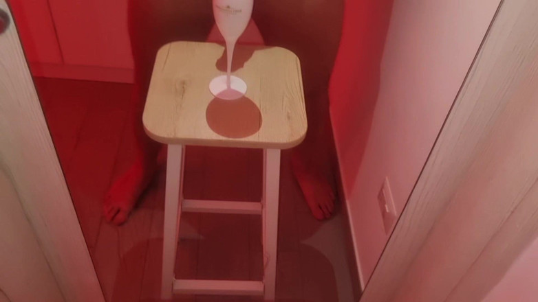 Alexander Audran: Cum Taste - Moët &amp; Chandon e um cálice de esperma derramado...