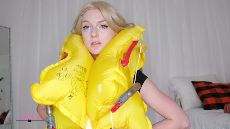 Destination Kat: Twoja kamizelka ratunkowa napompuje fetysz