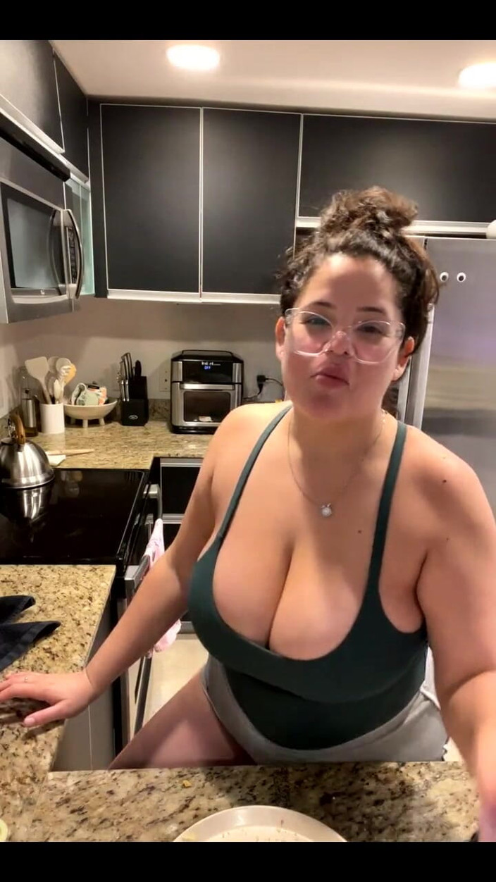 Dani Valentina: Live-Stream mit Dani Valentina