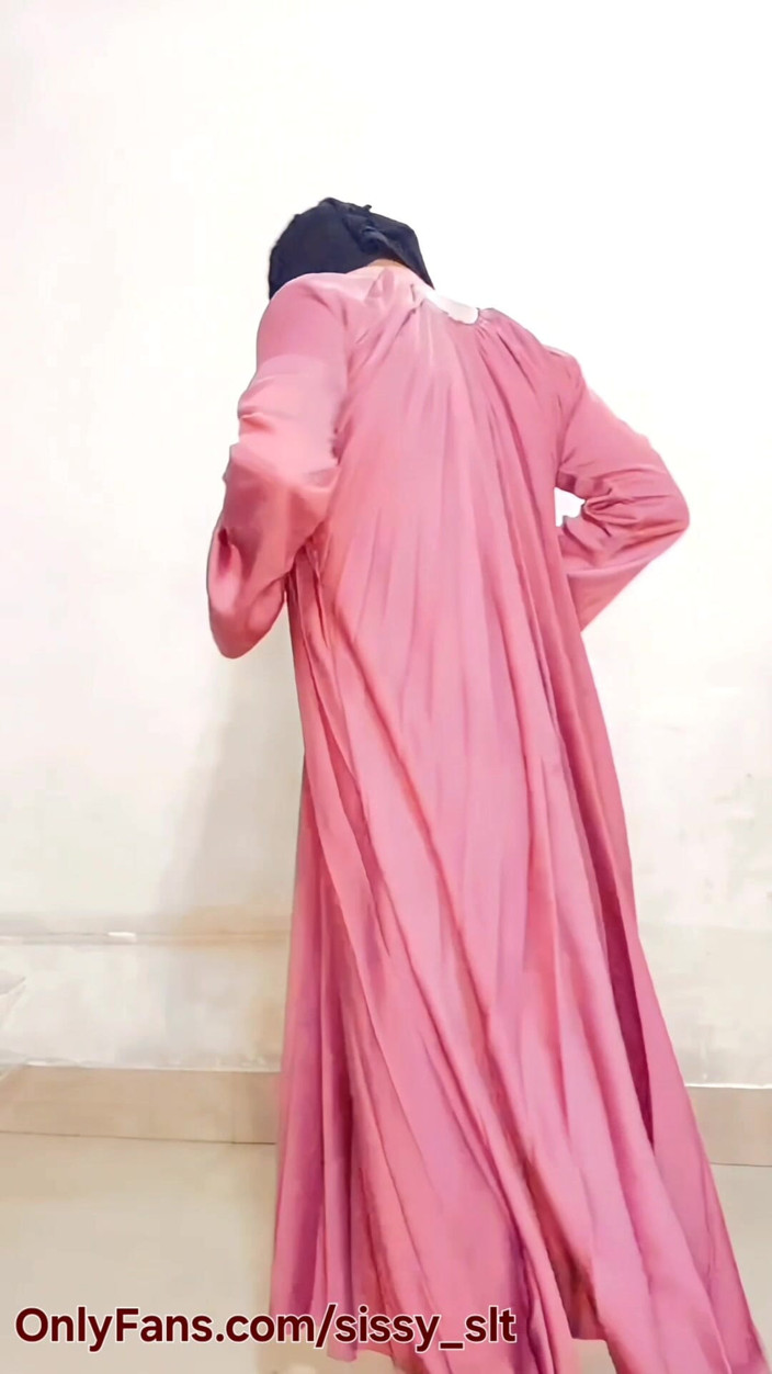 Sissy Slut Simran: Zakar kecil Arab Shemale banci bertudung
