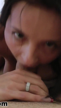 Wielkie cycki 19-letnia nastolatka Candy Alexa POV obciąganie twarzy