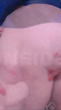Anal liebende bBW lutscht sperma