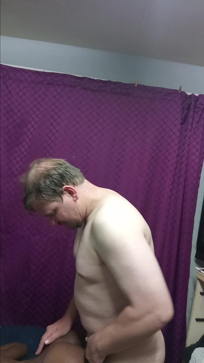 hothouse18xxx: Černá Děvka Pěkně Kouří, Šuká Zezadu a Pak Pěkně Honí Se Šťastným...