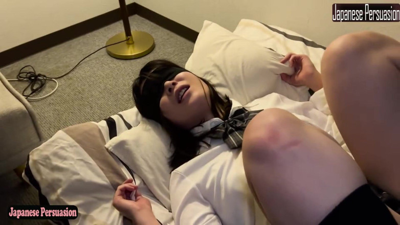 Asian happy ending: Pertemuan pertama cewek imut amatir yang penuh dengan senyum dan...