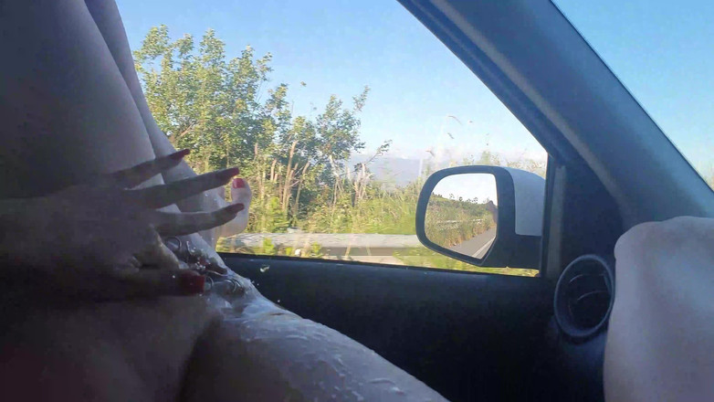 Dirty Molly: Puplic berisiko muncrat di jendela mobil