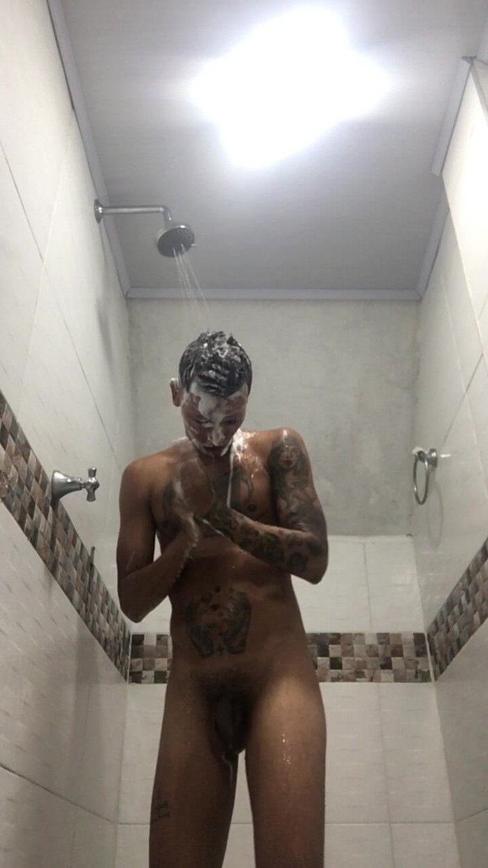 EL CHICLE TV: Eine erfrischende dusche 04:47 uhr