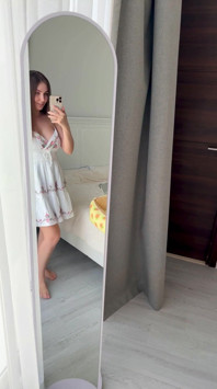 Então... Eu Pareço Virgem Neste Vestido?