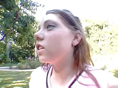 Mükemmel amcıklı iki sevimli ponpon kız koçlarıyla üçlü seks yapıyor