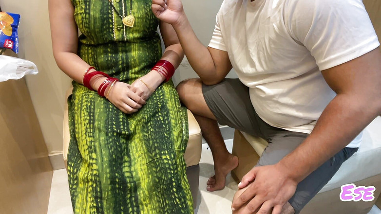 Sammy Sins: Nevlastní sestra šuká nevlastní sestru na Den Rakhi