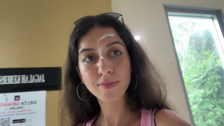 Dis Diger: Cumwalk in openbare supermarkt - klaarkomen in het gezicht fetisj buitenshuis...