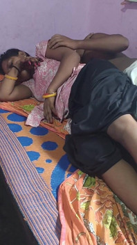 Sobha rani en romance con chica india