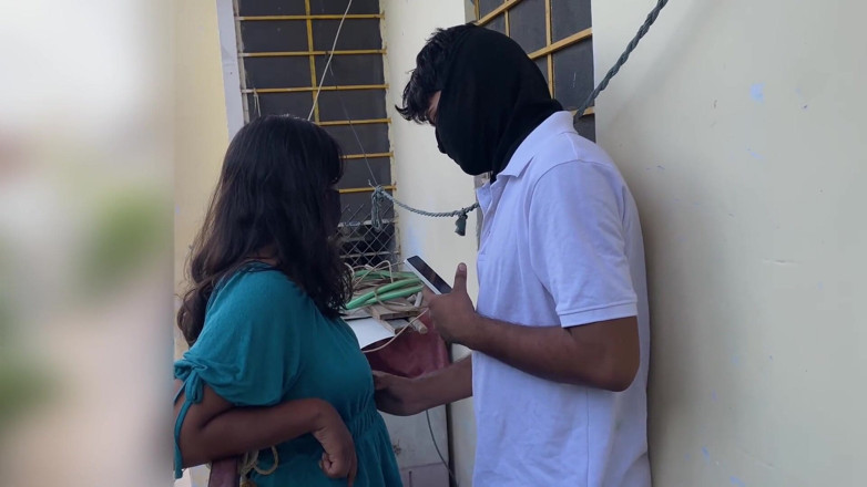 Pinkididi: Buitenshuis seks stiefbroer en stiefzus buitendeur romantiek en seks Mallu...