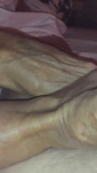 Aunty Ann Loves to Give Footjob in the Morning