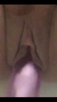 Fucking my phat ass pussy under water