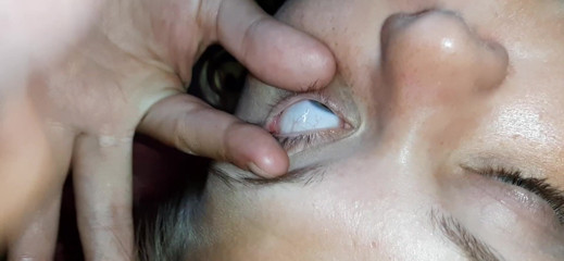 LizAngel: Cumshot in the eye