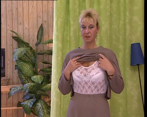 YOUR FIRST PORN: Ulla durante softclip de cuidado íntimo