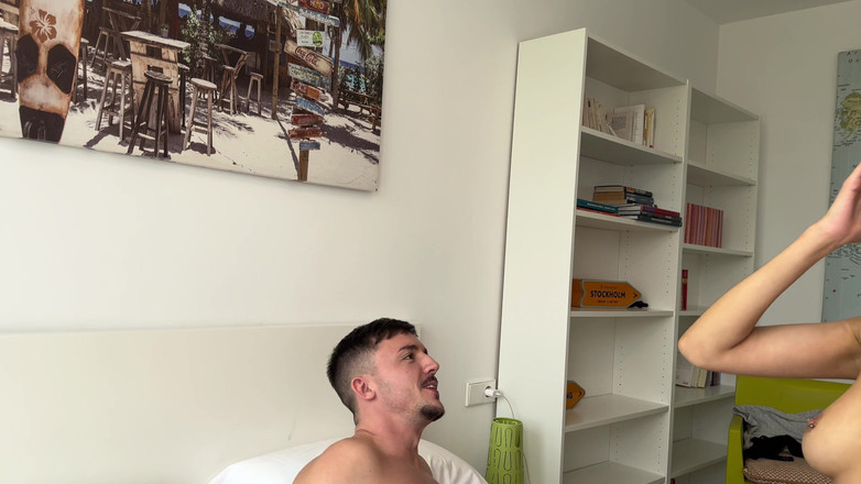 Yeri Blue: Unerwartete doppelte Penetration mit Blondine – Analgrill