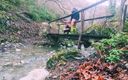 Sportynaked: नदी पर लंबी पैदल यात्रा आउटडोर चुदाई