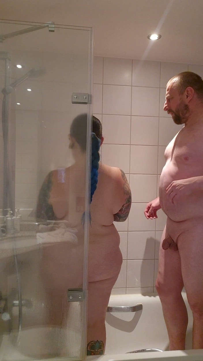 Elizabeth Hunny: Soapy Shower Bts Elizabethhunny &amp; Chriscoxxx